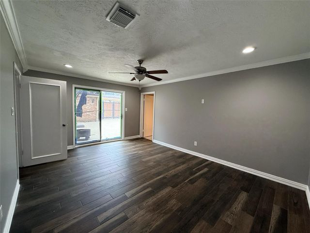 2006 Hamlin Valley Drive, Houston, TX 77090