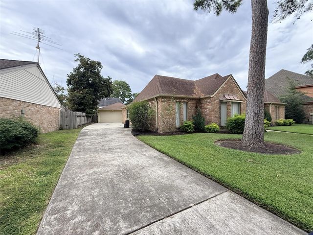 2006 Hamlin Valley Drive, Houston, TX 77090