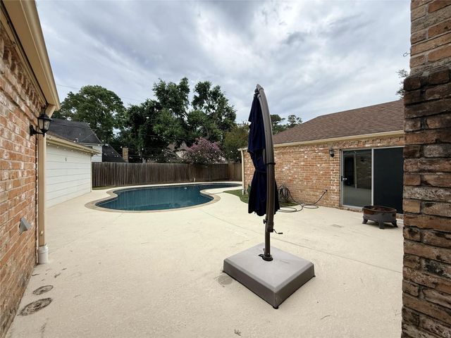 2006 Hamlin Valley Drive, Houston, TX 77090