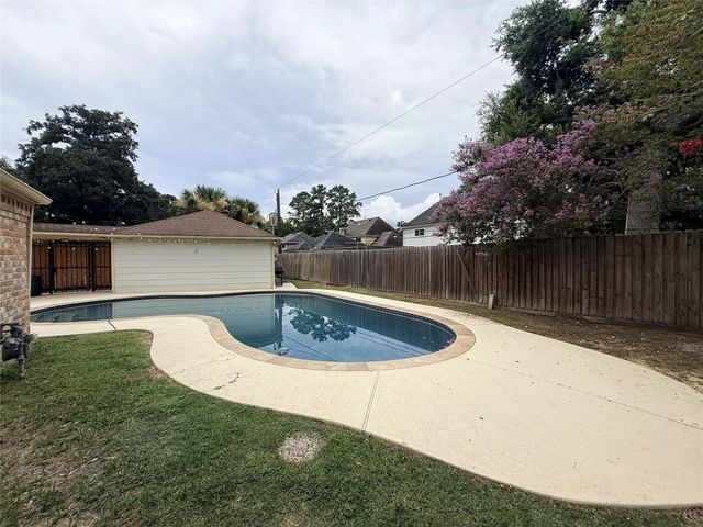 2006 Hamlin Valley Drive, Houston, TX 77090