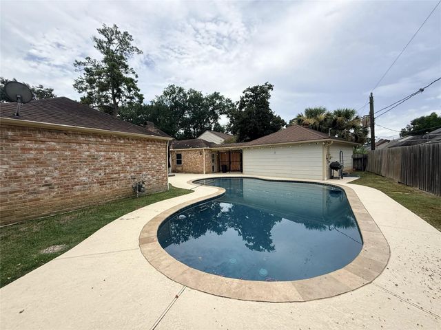 2006 Hamlin Valley Drive, Houston, TX 77090