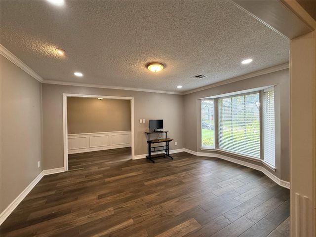 2006 Hamlin Valley Drive, Houston, TX 77090