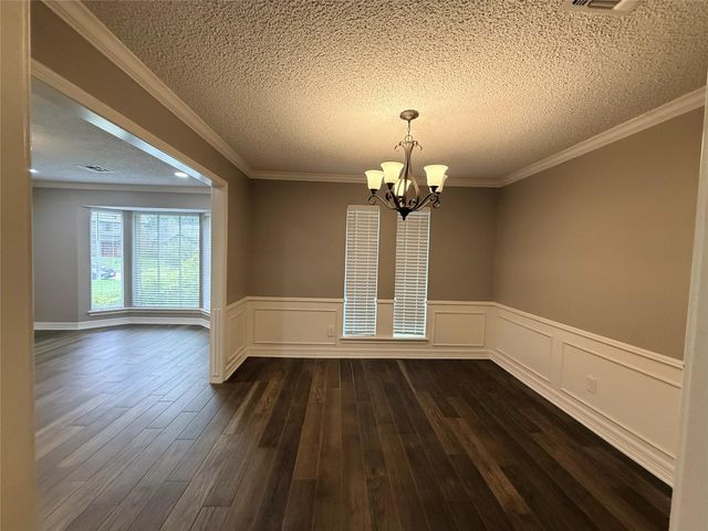 2006 Hamlin Valley Drive, Houston, TX 77090