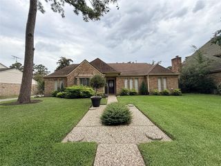 2006 Hamlin Valley Drive, Houston, TX 77090