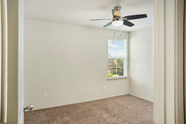 212 Foster LN, Jarrell, TX 76537