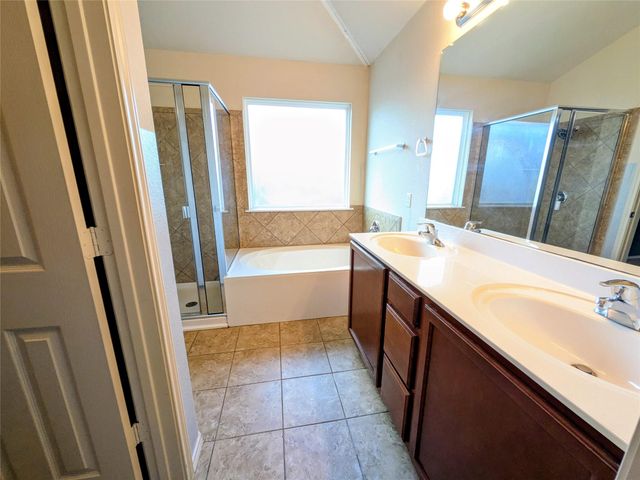 212 Foster LN, Jarrell, TX 76537