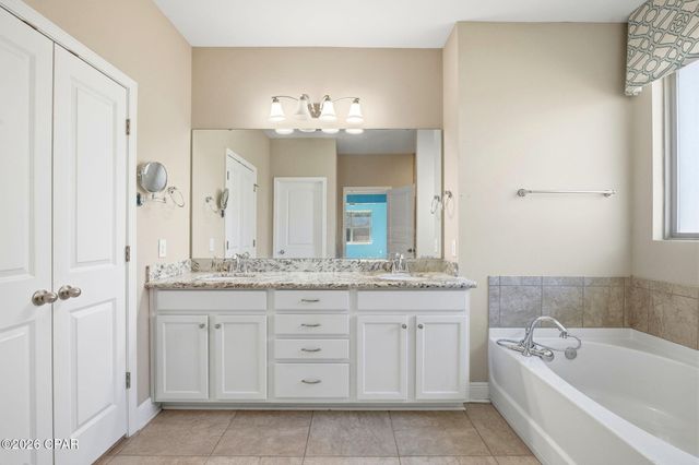 3589 Pelican Bay Circle, Gulf Breeze, FL 32563