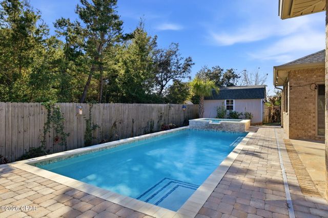 3589 Pelican Bay Circle, Gulf Breeze, FL 32563