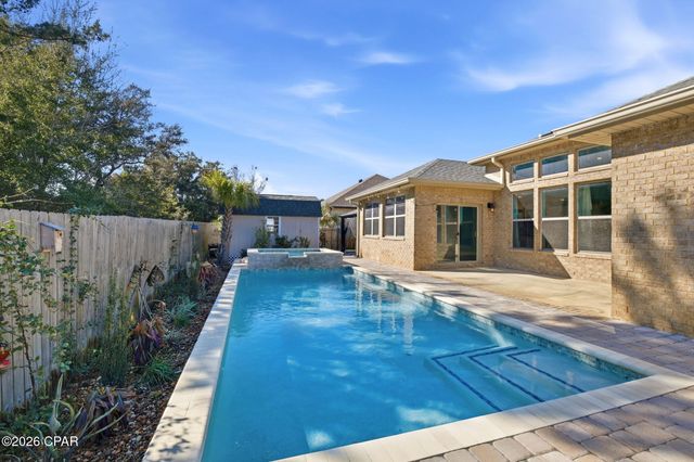 3589 Pelican Bay Circle, Gulf Breeze, FL 32563