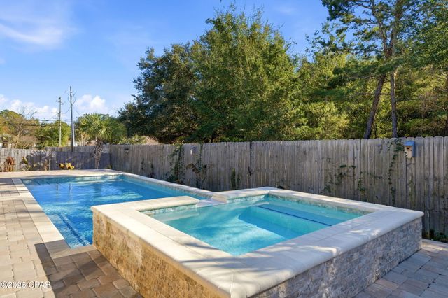 3589 Pelican Bay Circle, Gulf Breeze, FL 32563