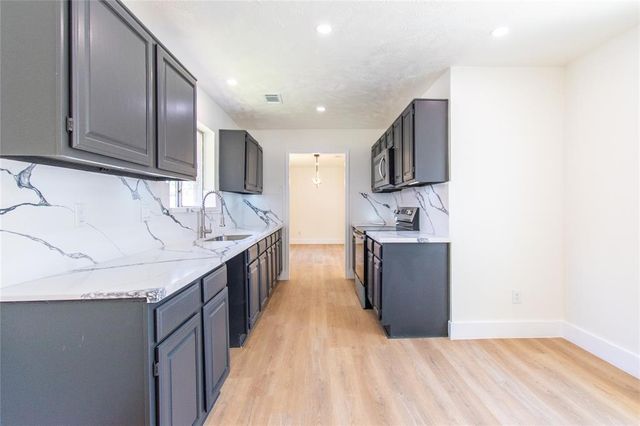 2402 N Ferrisburg Court, Sugar Land, TX 77478