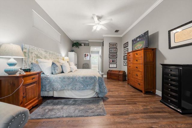 2105 BOOT LAKE CIRCLE, Tampa, FL 33612