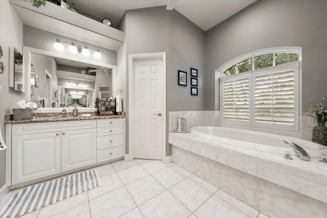 2105 BOOT LAKE CIRCLE, Tampa, FL 33612