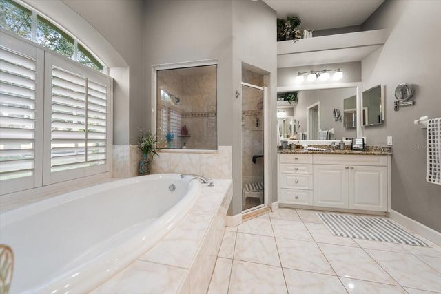 2105 BOOT LAKE CIRCLE, Tampa, FL 33612