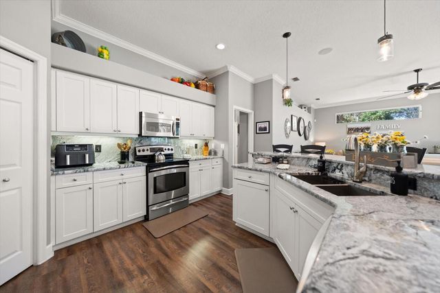 2105 BOOT LAKE CIRCLE, Tampa, FL 33612