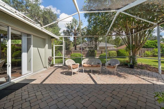 2105 BOOT LAKE CIRCLE, Tampa, FL 33612