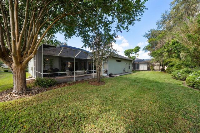 2105 BOOT LAKE CIRCLE, Tampa, FL 33612