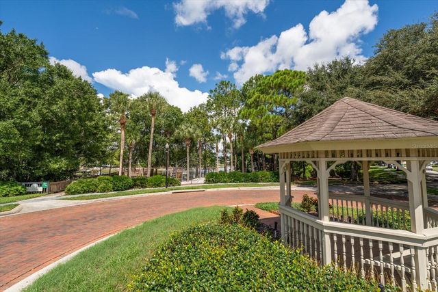 2105 BOOT LAKE CIRCLE, Tampa, FL 33612