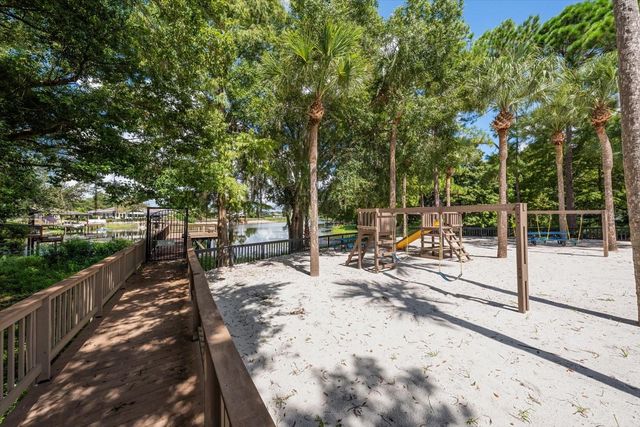 2105 BOOT LAKE CIRCLE, Tampa, FL 33612