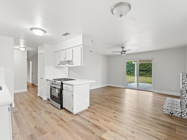 5833 E Pontiac Way, Fresno, CA 93727