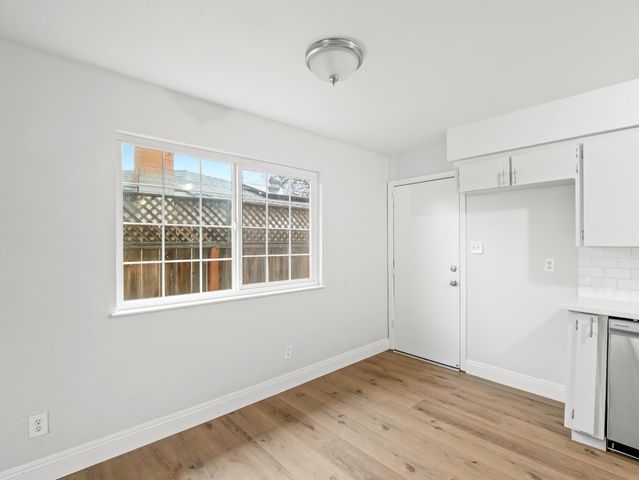 5833 E Pontiac Way, Fresno, CA 93727