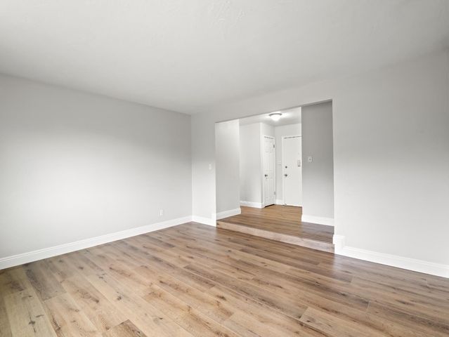 5833 E Pontiac Way, Fresno, CA 93727