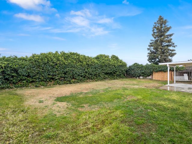 5833 E Pontiac Way, Fresno, CA 93727