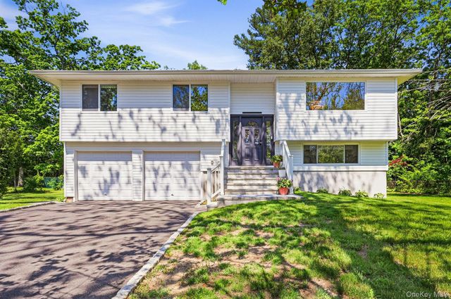 155 Brooklyn Avenue, Huntington, NY 11743