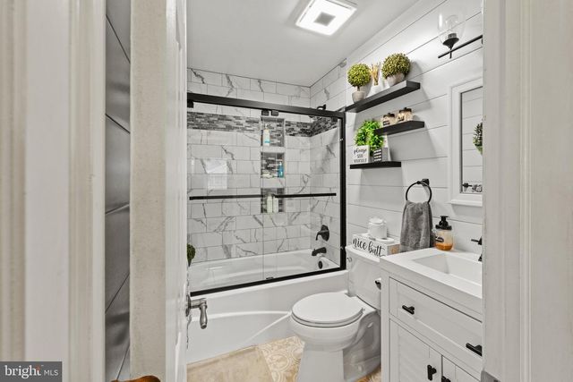 10 WEXFORD RD, Gibbsboro, NJ 08026