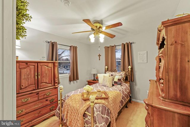 10 WEXFORD RD, Gibbsboro, NJ 08026