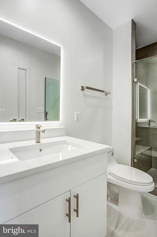 5219 F ST SE, Washington, DC 20019