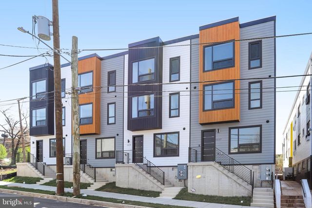5219 F ST SE, Washington, DC 20019