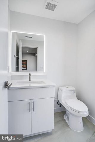 5219 F ST SE, Washington, DC 20019