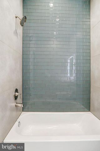 5219 F ST SE, Washington, DC 20019