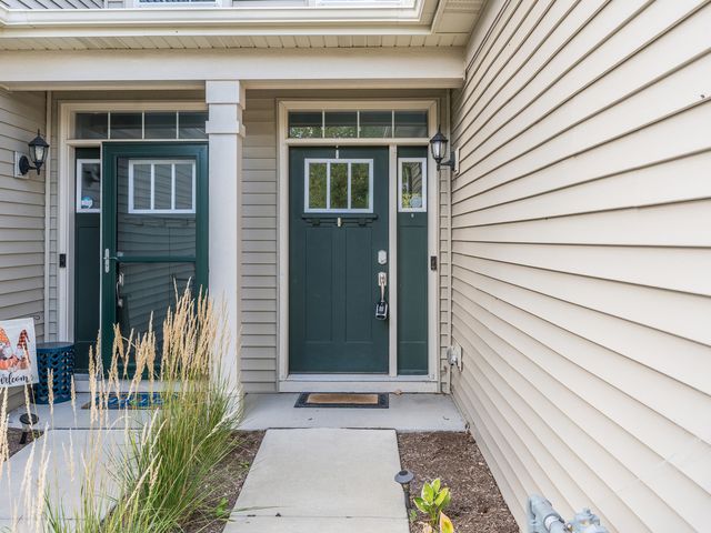 1676 Carlstedt Drive, Batavia, IL 60510