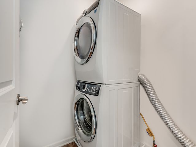 1676 Carlstedt Drive, Batavia, IL 60510