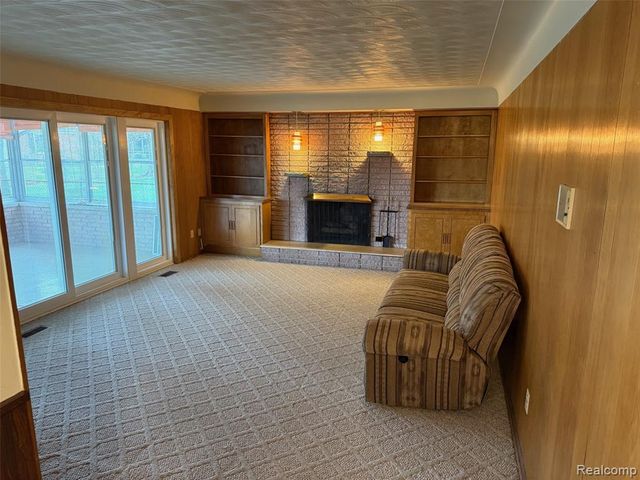 37572 Via Rosalie Street, Clinton Township, MI 48036