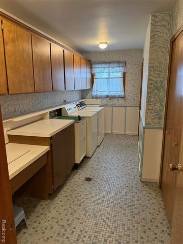 37572 Via Rosalie Street, Clinton Township, MI 48036