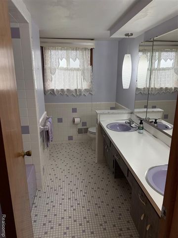 37572 Via Rosalie Street, Clinton Township, MI 48036