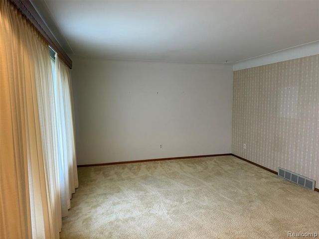 37572 Via Rosalie Street, Clinton Township, MI 48036