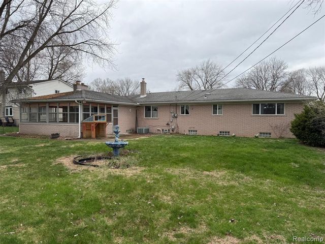 37572 Via Rosalie Street, Clinton Township, MI 48036