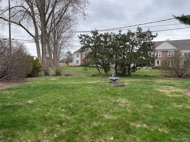 37572 Via Rosalie Street, Clinton Township, MI 48036