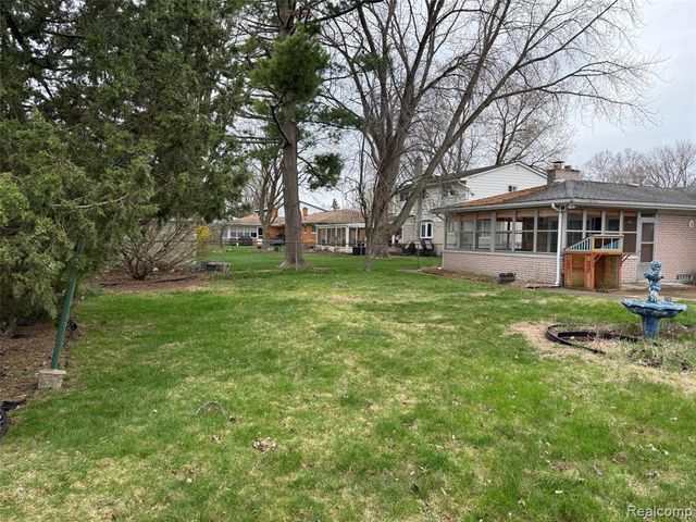 37572 Via Rosalie Street, Clinton Township, MI 48036