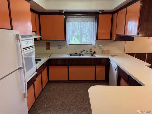 37572 Via Rosalie Street, Clinton Township, MI 48036