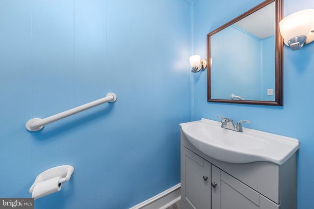 698 MAIN ST, Mantua, NJ 08051