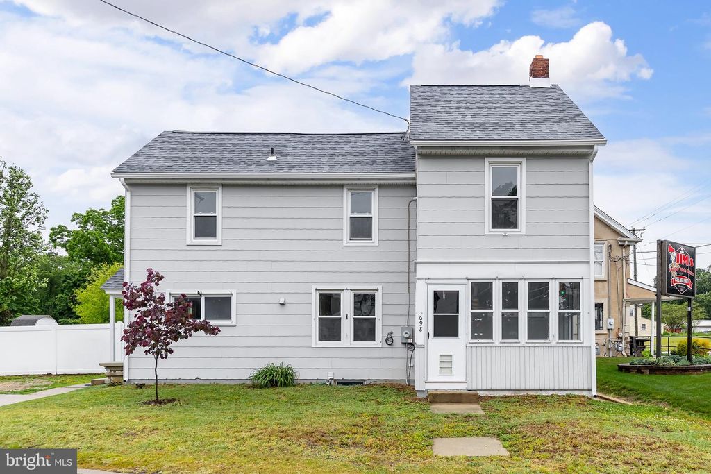 698 MAIN ST, Mantua, NJ 08051