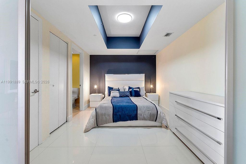 Image 10 of property listing at 465 Brickell Ave 3905, Miami, FL 33131