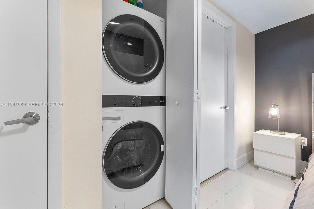 Image 13 of property listing at 465 Brickell Ave 3905, Miami, FL 33131