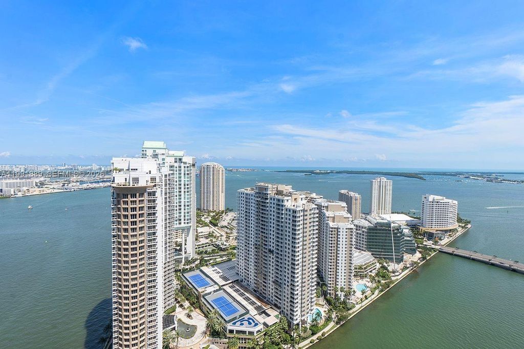 Image 15 of property listing at 465 Brickell Ave 3905, Miami, FL 33131
