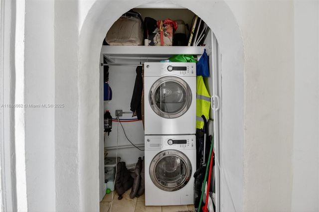 1680 NW 22nd Ct, Miami, FL 33125